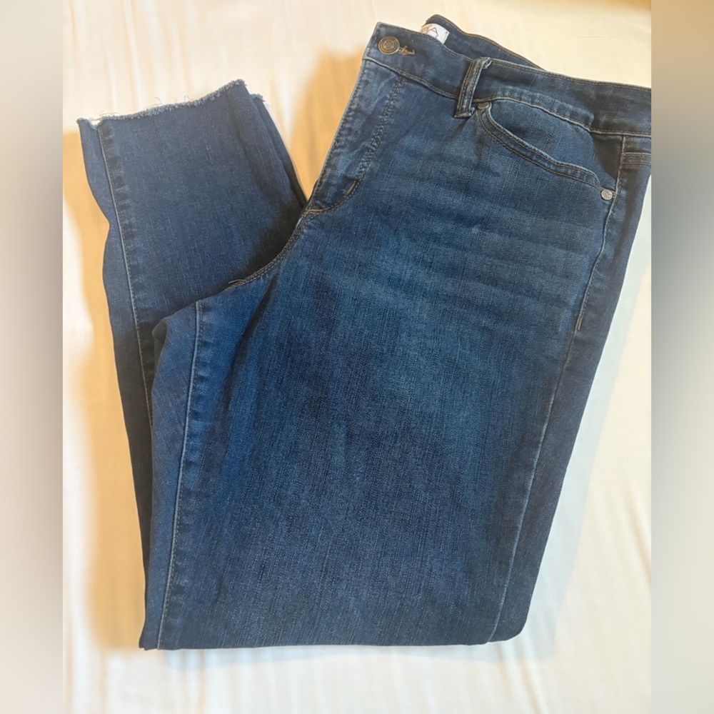 Sofia Vergara blue jeans size 16